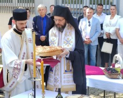 Епископ мохачки Дамаскин служио литургију у цркви Окружног затвора у Новом Саду